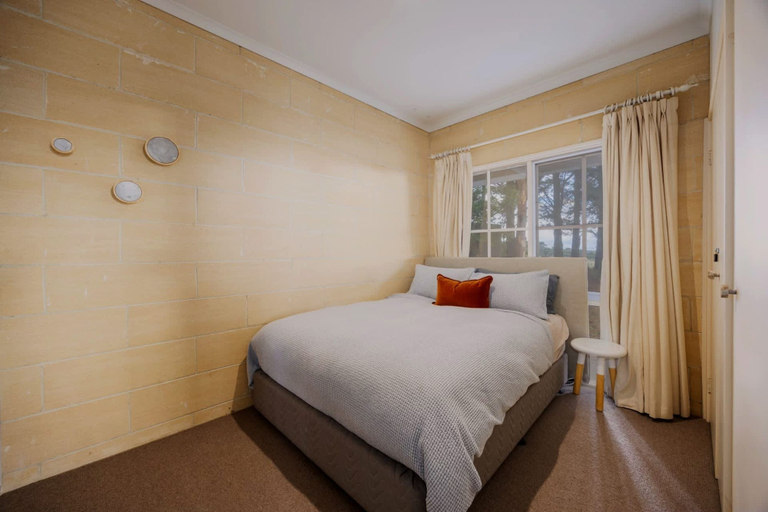 Room 2, Villa Floretti Heated Spa With Stunning Views, Melbourne