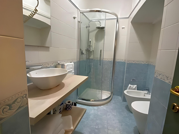 Bathroom 3, Boutique Hotel Anahi , Rome