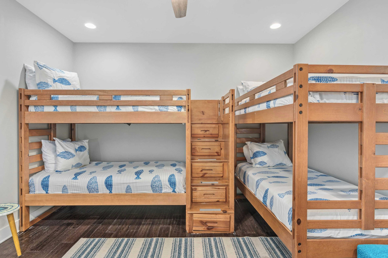 Bedroom 5, 30A Wave From It All by Avantstay Blue Mountain, Walton