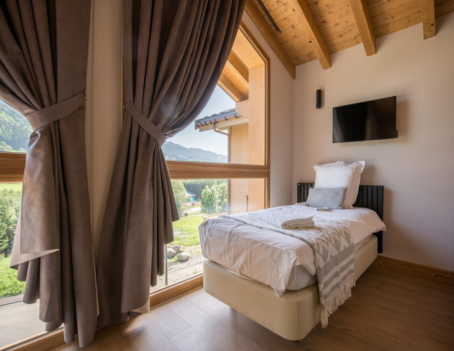 Room 2, Wood & Stone Alpine Luxury, Haute-Savoie