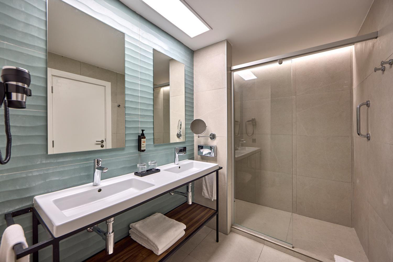 Bathroom 4, Riu Turquoise -All Inclusive, Black River