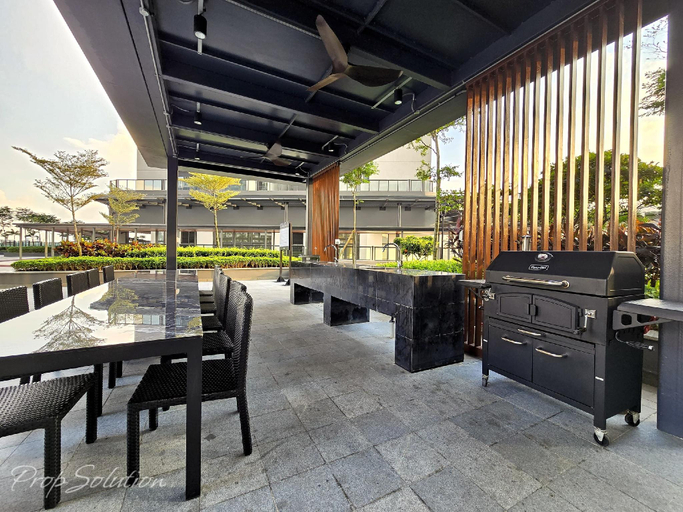 Food & Drinks 5, Full Seaview 3BR Johor Bahru CIQ 9 pax, Johor Bahru