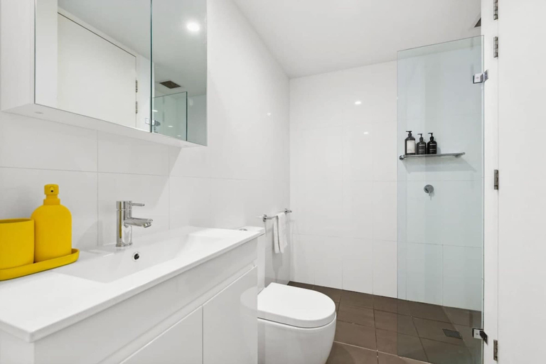 Room 3, Central Luminous 2 Beds With Balcony Aircon, Sydney