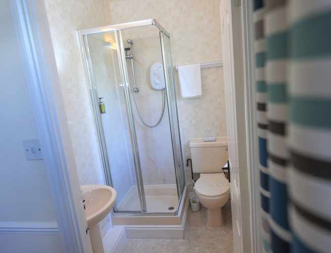 Bathroom 4, Mevagissey Bay Hotel, Cornwall