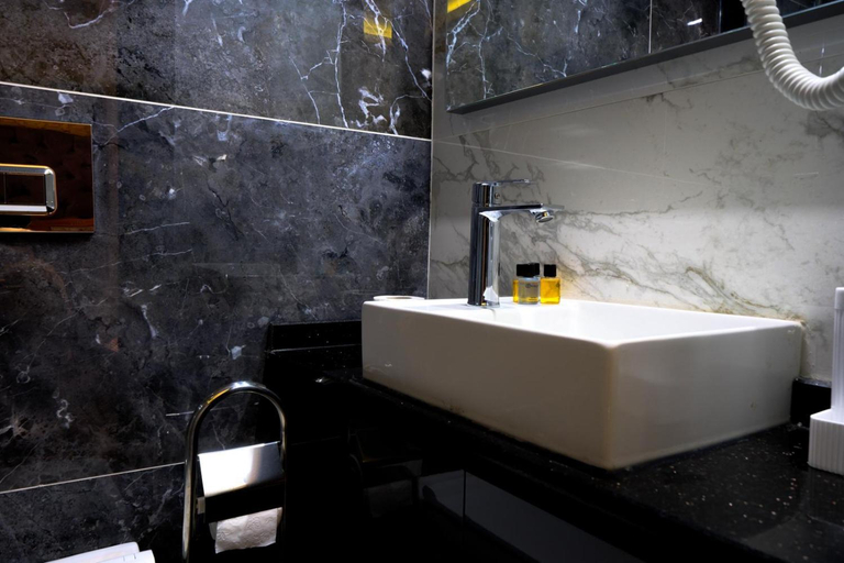 Bathroom, Golden Stone Hotel Istanbul, Fatih