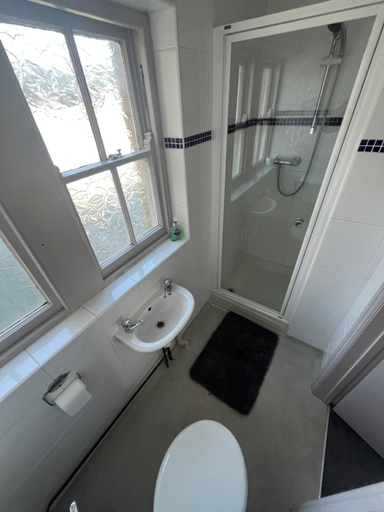 Bathroom 5, Hampton, Powys