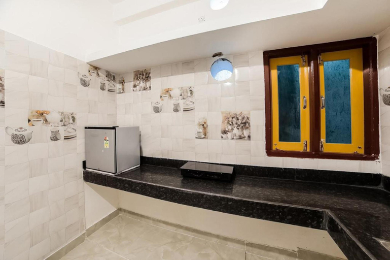 Bathroom, Goroomgo Khan Basera Bhubaneswar, Khordha