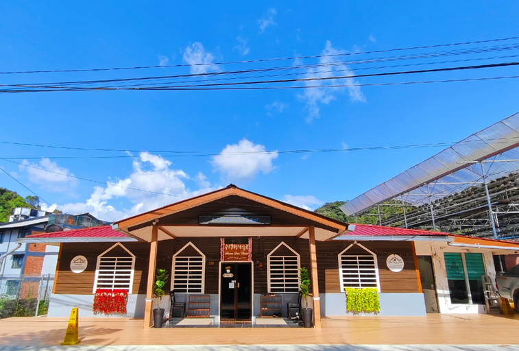 Exterior & Views