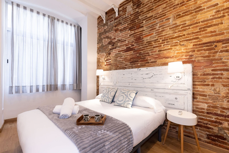 Room 3, Merceria 1 by Unik Tarragona, Tarragona
