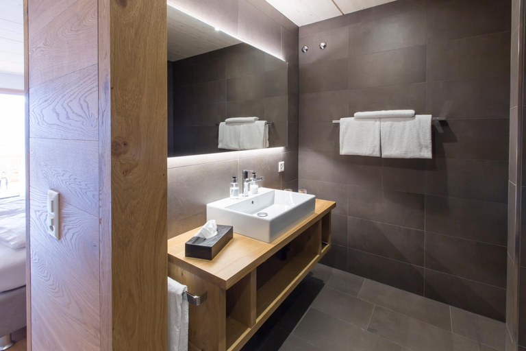 Bathroom 3, Hotel Reuti, Oberhasli