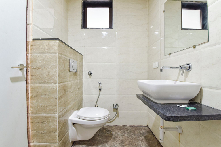 Bathroom 3, Fabhotel The Grand Manmuralidhar, Jaipur