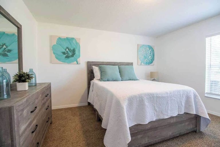 Bedroom 2, Entire Modern Home in Dade City, Pasco