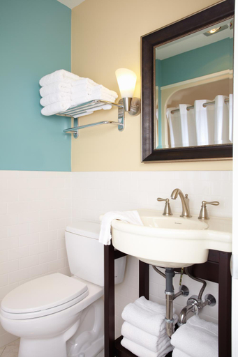 Others 1, Breezeway Boutique Hotel, Washington