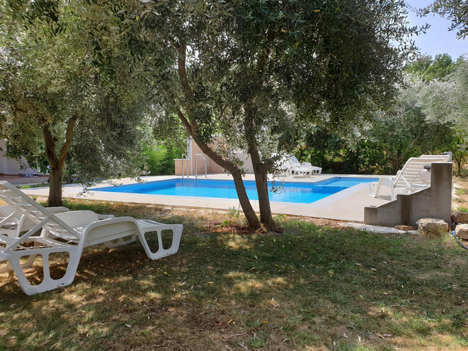 Sport & Beauty 2, Modern Pool Apartment in Banjole, Medulin