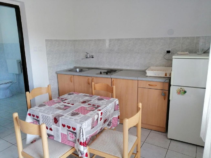 Others 5, Apartments Branko, Vis
