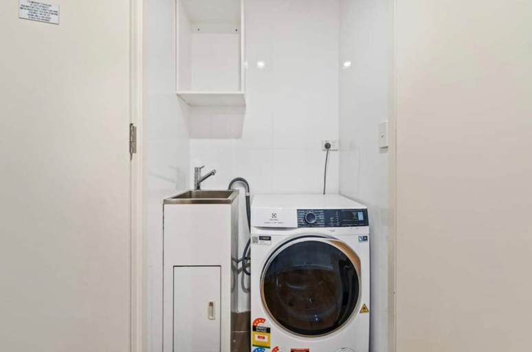 Room 3, Central Modern 1 Bedroom With Air-con Balcony, Sydney