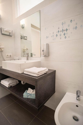 Bathroom 4, Hotel Panoramik, Bolzano