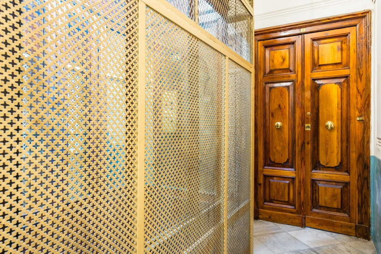 Others 5, Thelos Apartment, Napoli