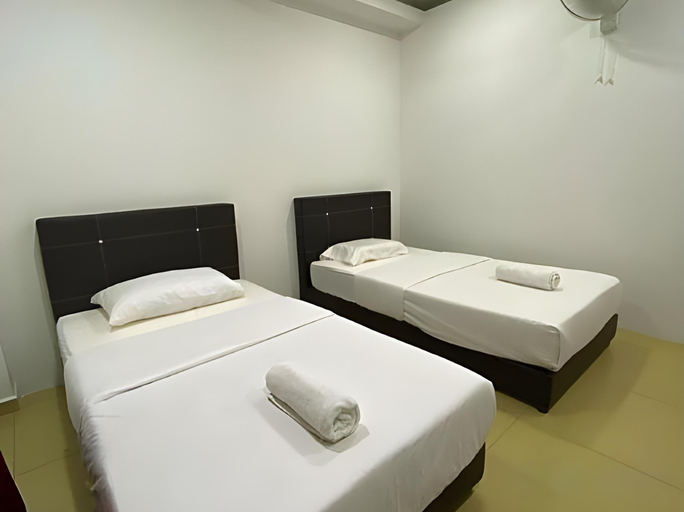 Others 3, D Anjung Inn, Ledang