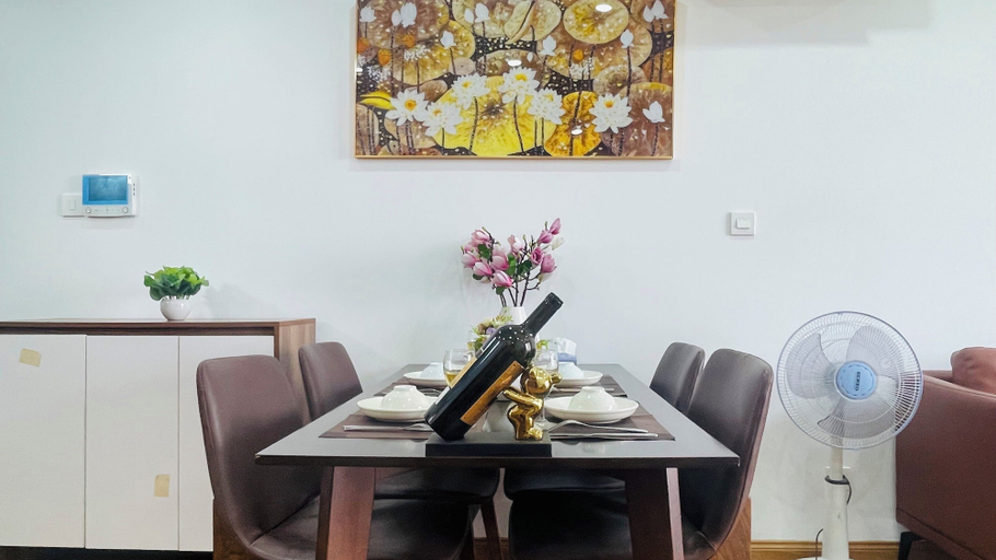 Dining Room 4
