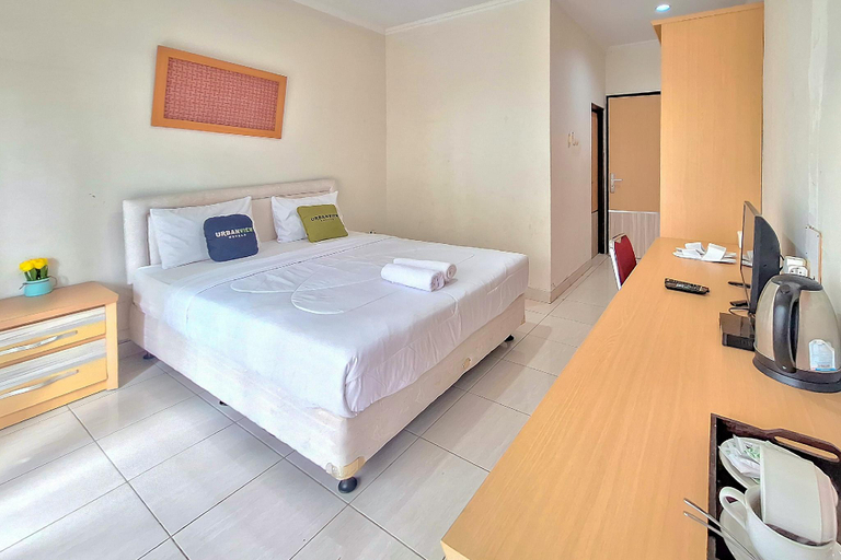 Bedroom, Urbanview Hotel Tridaya Cisarua Puncak, Bogor