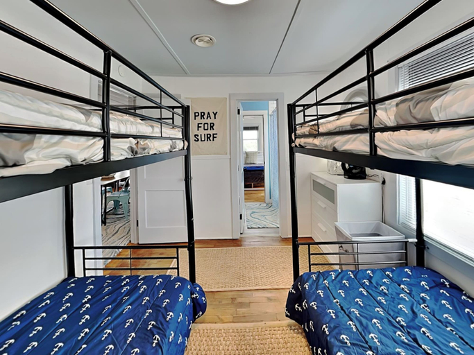 Bedroom 2, Mountains to Sea by Topsail Realty, Pender