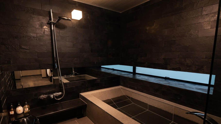 Bathroom 4, Tsumugi TojiHigashimonmae, Kyoto