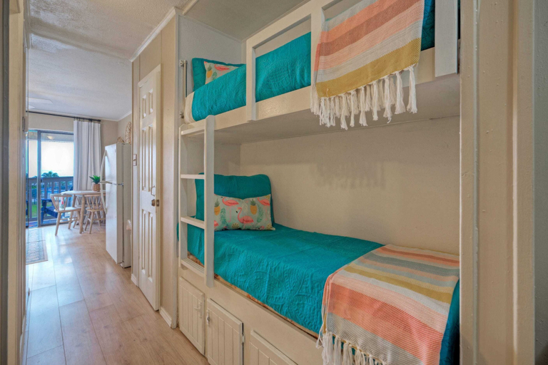 Bedroom 4, Private Balcony w/ Ocean View Pool & Hot Tub Access Ocean Echo by Avantstay, Nueces