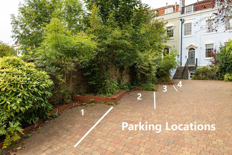 Others 2, Central Flat-2Bed-Free Parking-By FabAccommodation, Bristol