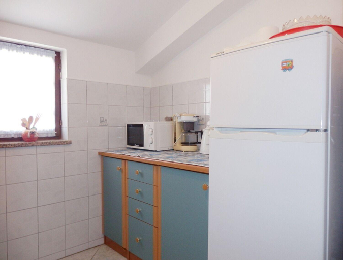 Others 5, Apartments Med, Medulin