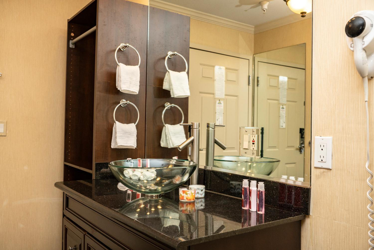 Bathroom 4, Days Inn by Wyndham Concord, Contra Costa