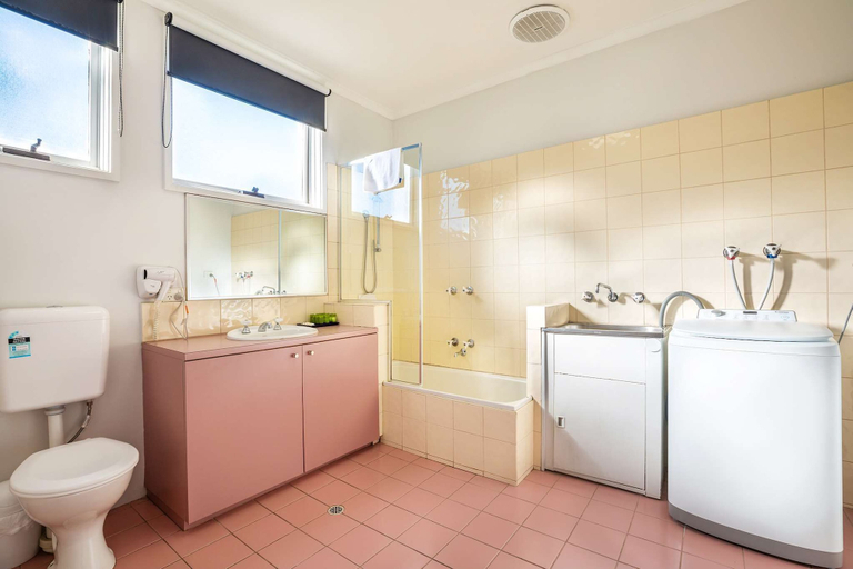 Bathroom 4, Nightcap at Ferntree Gully Hotel Motel, Knox - North-East