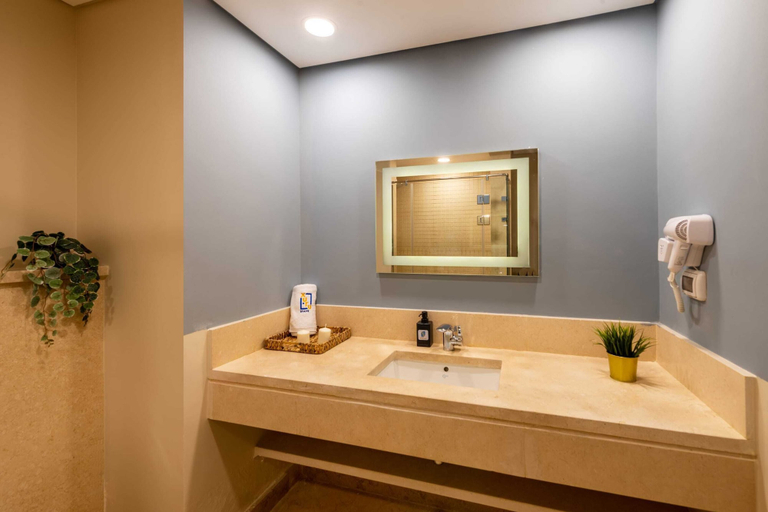 Bathroom 4, Xuru Stays I Homestyle 3BR Penthouse Pool & Beach View, Al-Ghurdaqah 2