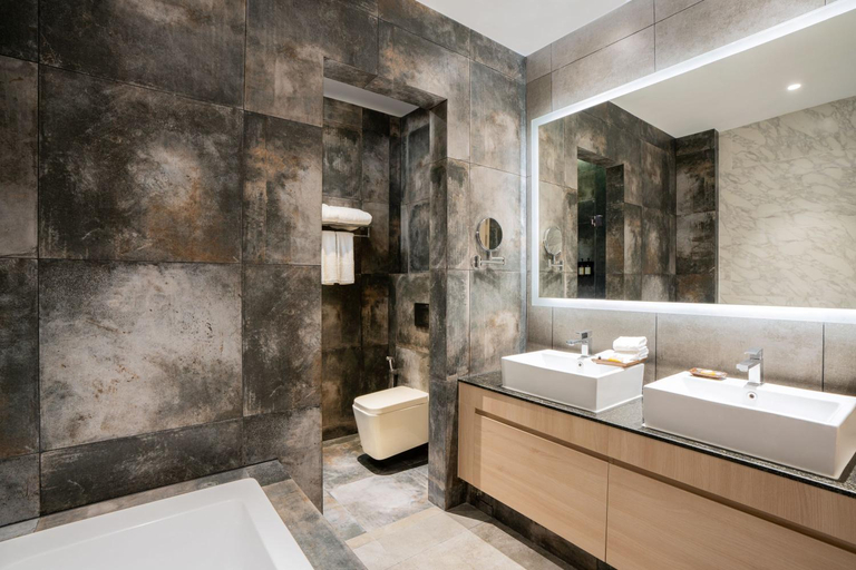 Bathroom 5, Capri by Fraser – Phnom Penh, Phnom Penh