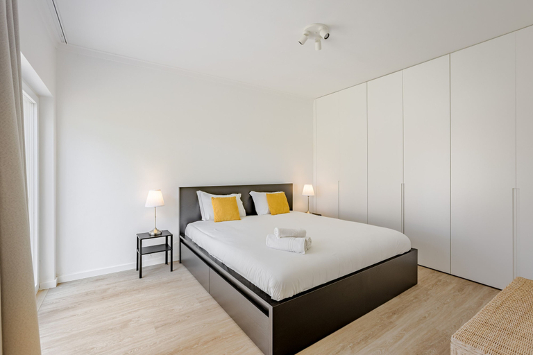 Room 5, Aroeira Modern Grand Villa With Pool by Homing, Almada
