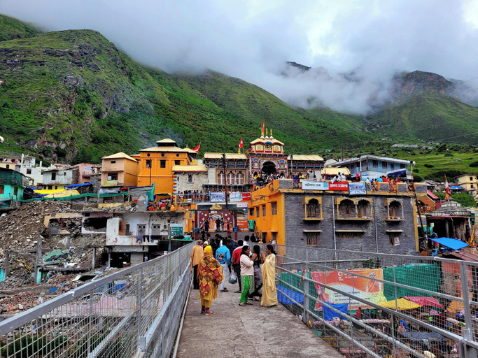 Others 4, Temple View Badrinath House, Chamoli