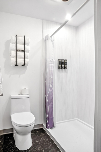 Bathroom 3, The Mulberry, Hocking