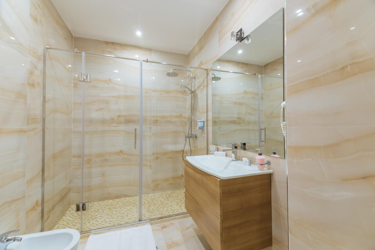 Bathroom 5, Albanian Star Hotel, Durrësit