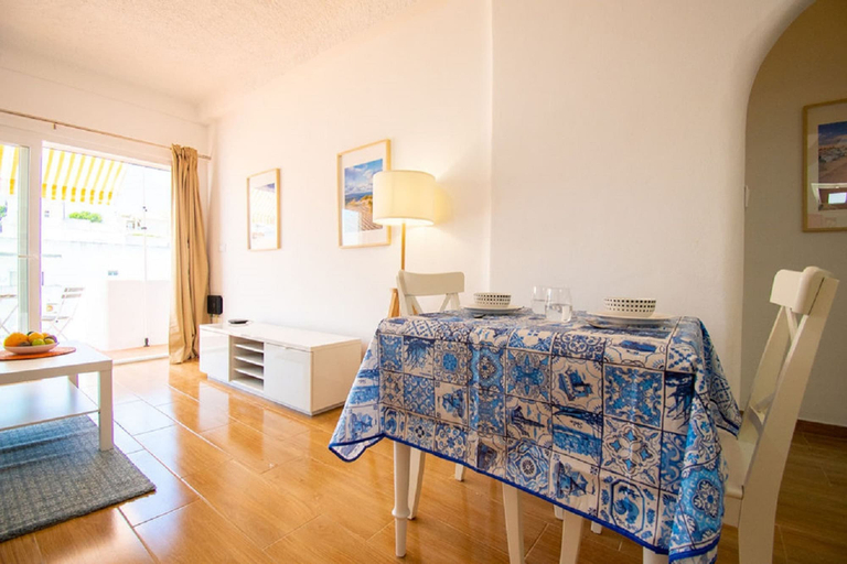 Room 3, Apt Ruca Centrally Located Modernized Loft With C, Lagoa