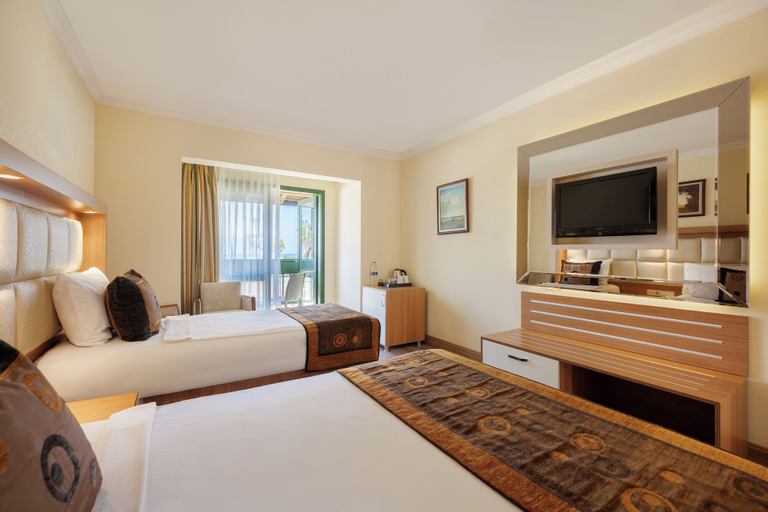 Bedroom 3, Oz Hotels İncekum Beach Resort, Alanya