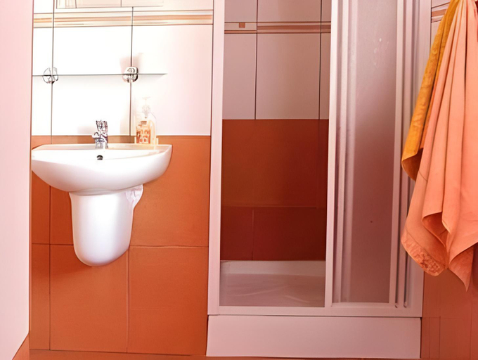 Bathroom 2, Hotel Mily, Krosno City