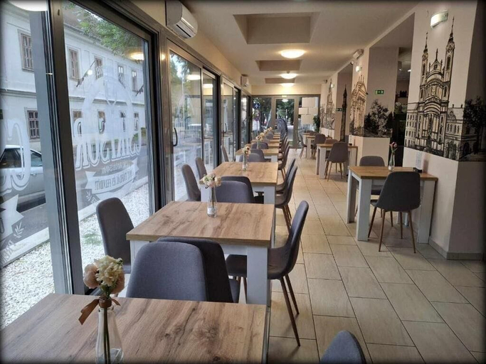 Food & Drinks 5, Hotel Unicornis, Eger
