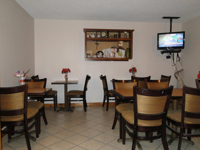 Food & Drinks 5, Oscoda Lakeside Hotel, Iosco