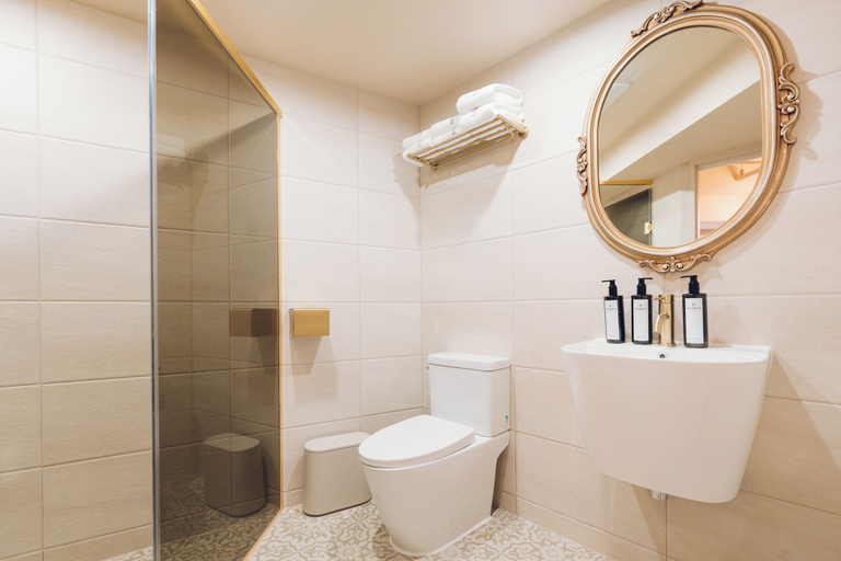 Bathroom 3, MONTHLIV Euljiro Hotel Stay, Jung
