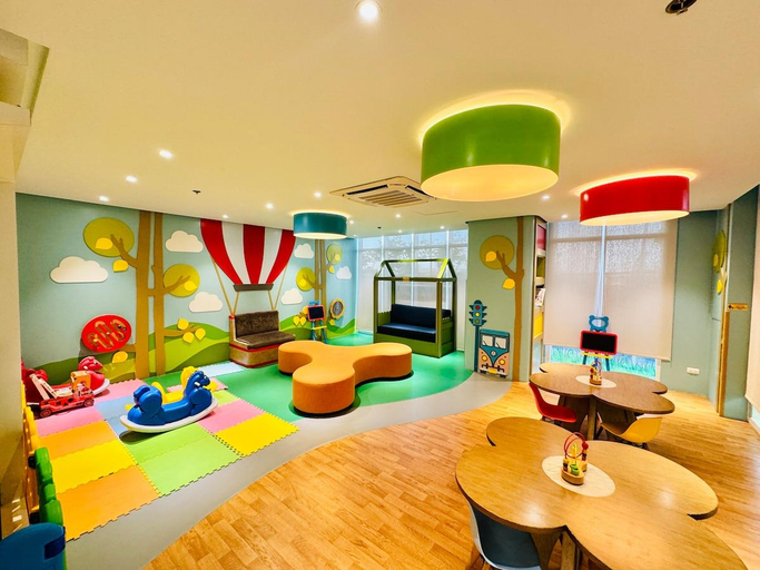4, Megaworld Boulevard Iloilo by HuboMoto, Iloilo City