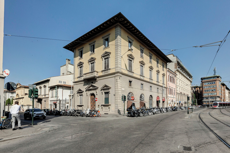 Exterior & Views 2, Oricellari Apartment by Mamo Florence, Florence