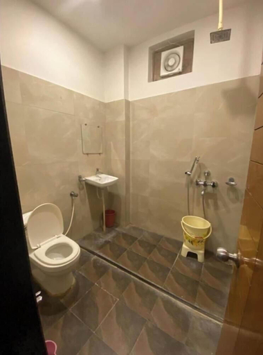 Bathroom 5, Hotel Raghupati - Ayodhya, Faizabad