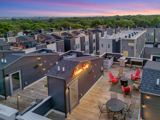 Room 3, Rooftop Deck Grill Ping Pong Near Downtown Nashville, Davidson