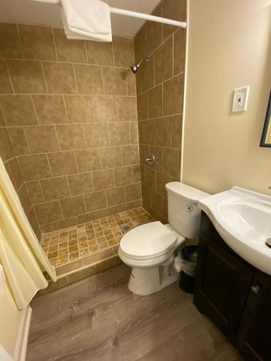 Bathroom, Oceanfront Twilight Surf Hotel, Horry