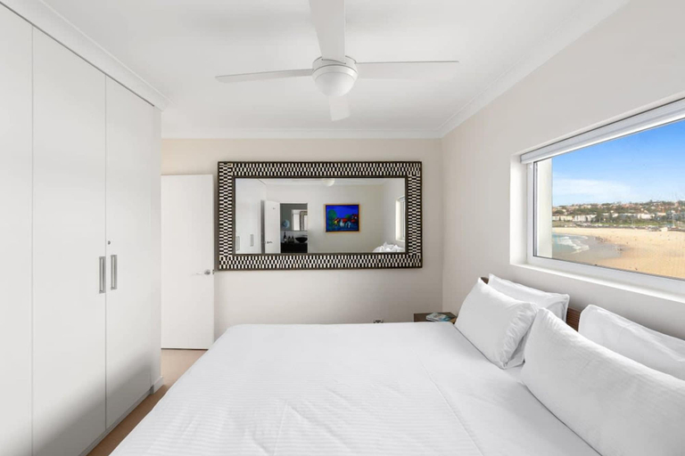 Room 4, Beachfront Luxury 3 Beds With Ocean View Balcony, Sydney